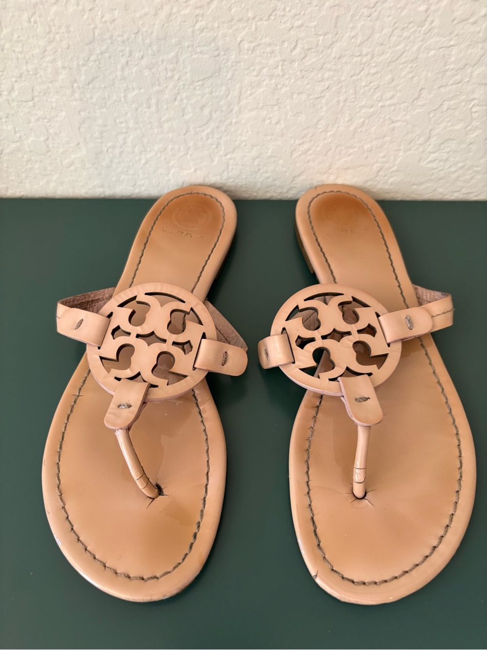 Tory Burch patent leather miller sandals, women’s 8